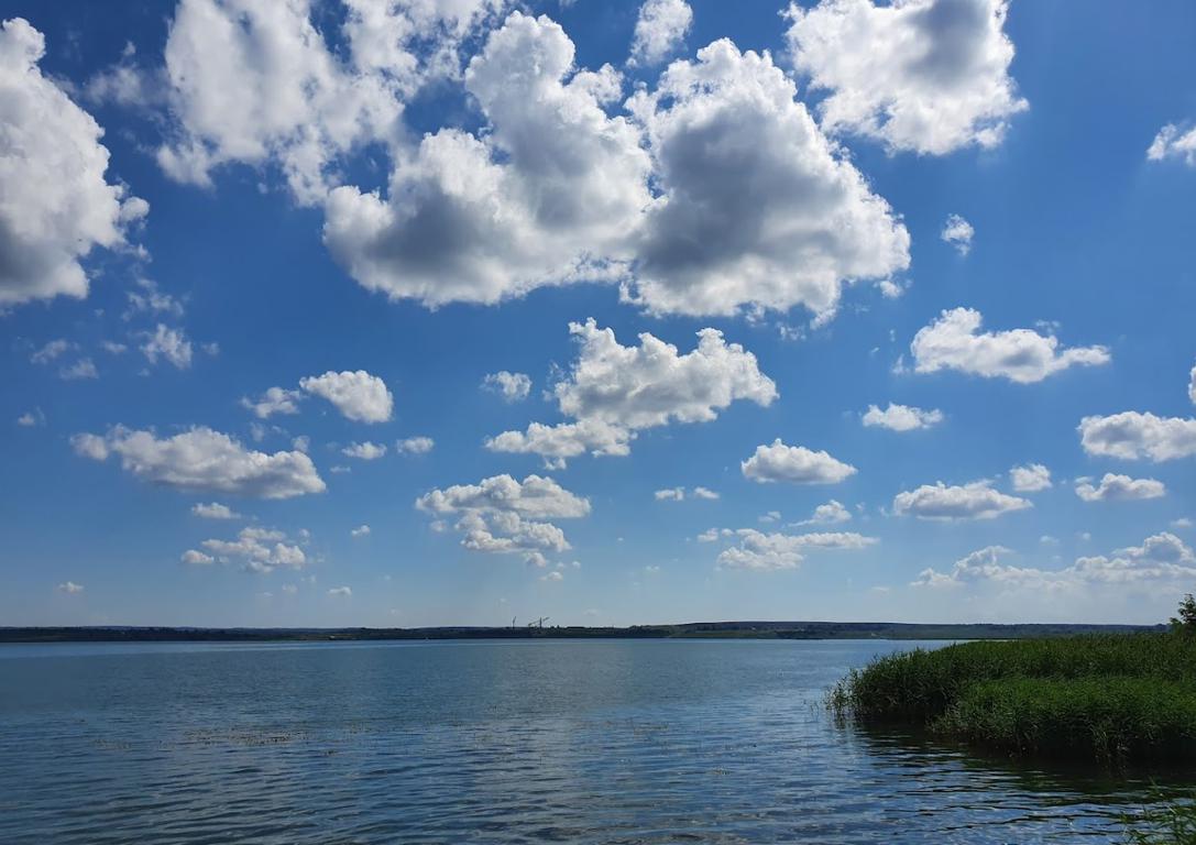 Яворовское озеро, фото из Google Maps