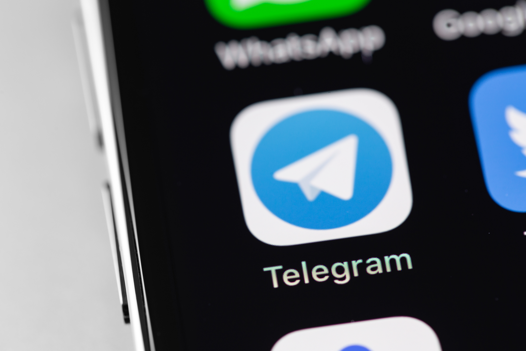 Telegram Bot API 7.10 розширює підтримку платного контенту