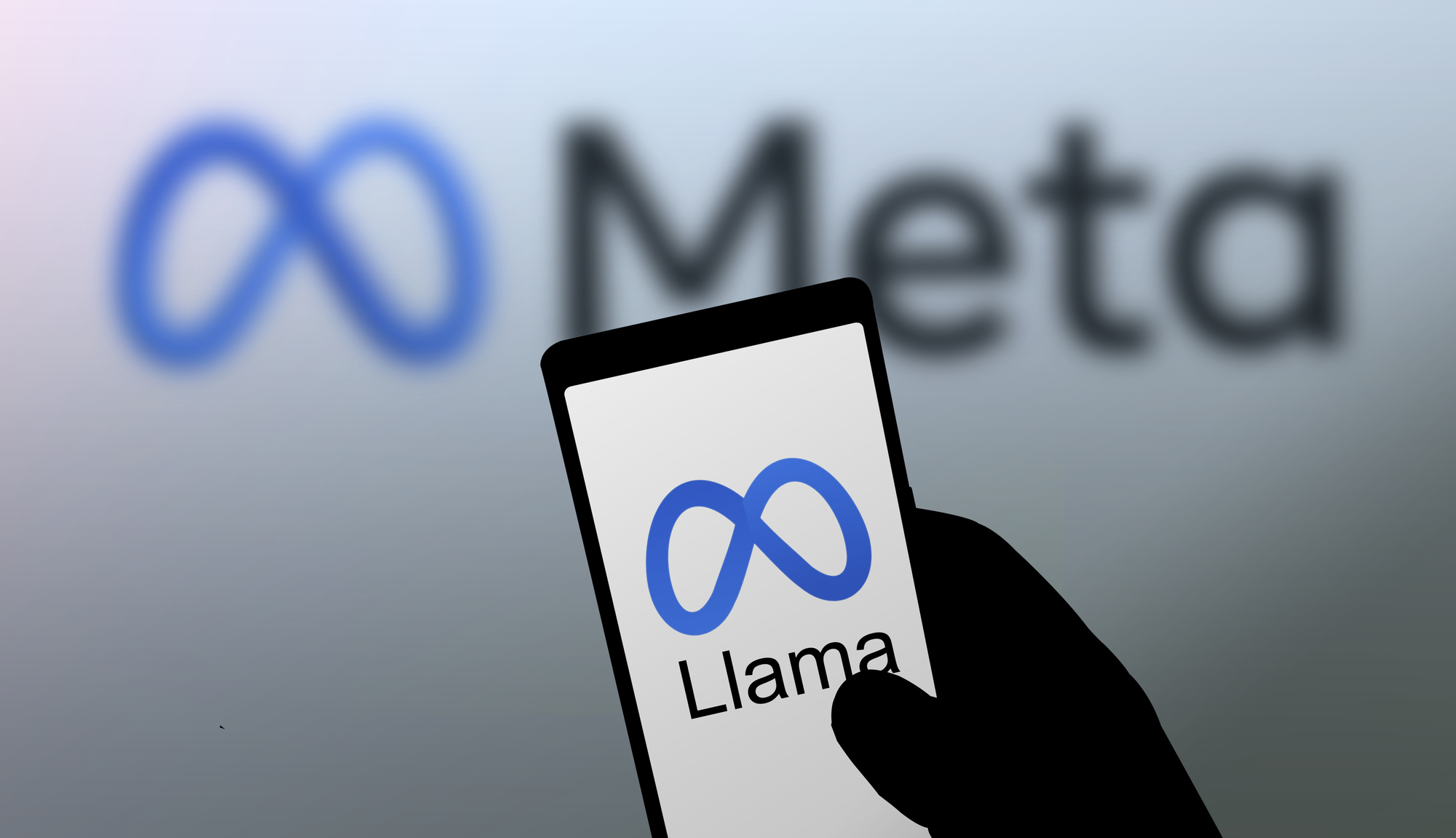 Китайські розробники використали американську AI-модель Llama 13B для створення військового чат-бота