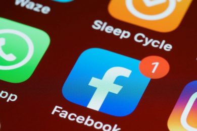 Facebook знову дозволяє розміщувати оголошення про вакансії