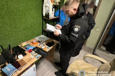 Поліція затримала шахраїв, які використовували штучний інтелект для оформлення кредитів на українців