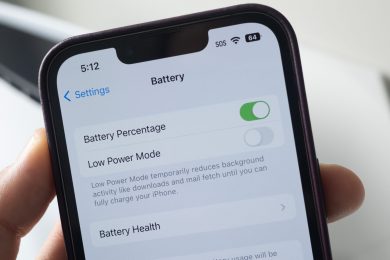 Google починає боротьбу з програмами, які таємно розряджають смартфон