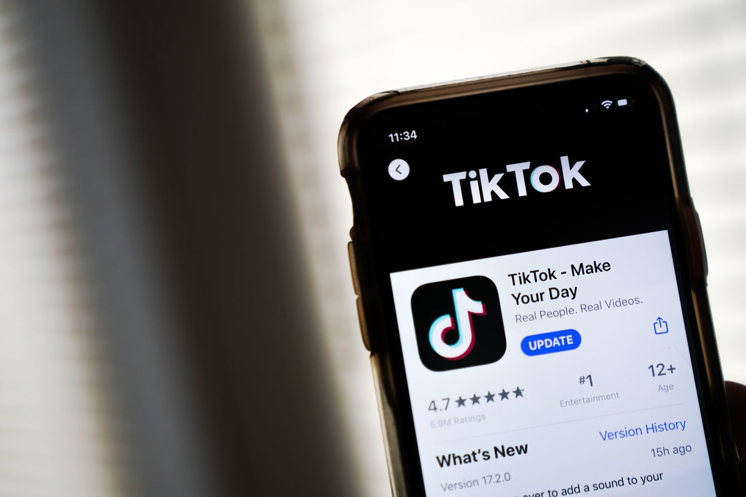 TikTok відмовляється від наскрізного шифрування — як це вплине на вашу приватність і безпеку 