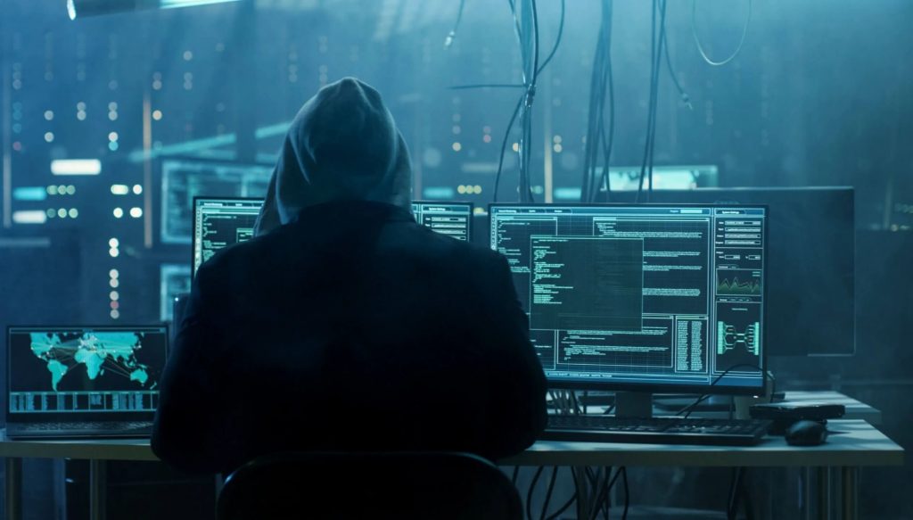 Шахраї, які використовують штучний інтелект, заробляють в 4,5 рази більше — Інтерпол