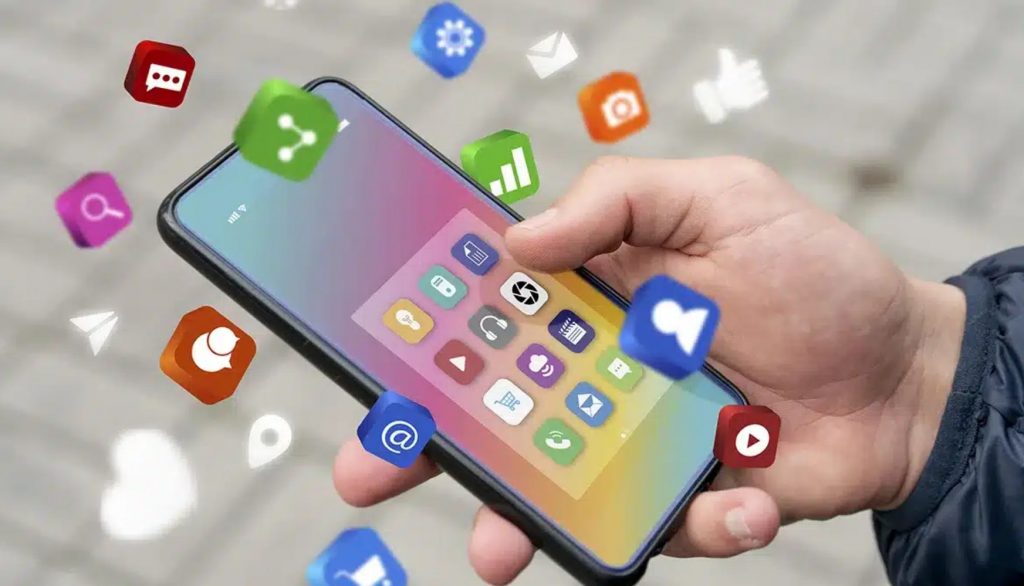 Модератори не справляються. Кількість заявок на публікацію програм в App Store і Google Play різко зросла 