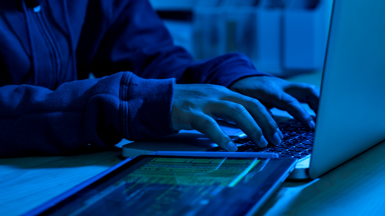 CERT-UA: хакери активно пропонують українцям «отримати гуманітарну допомогу» або розсилають «повістки в суд»