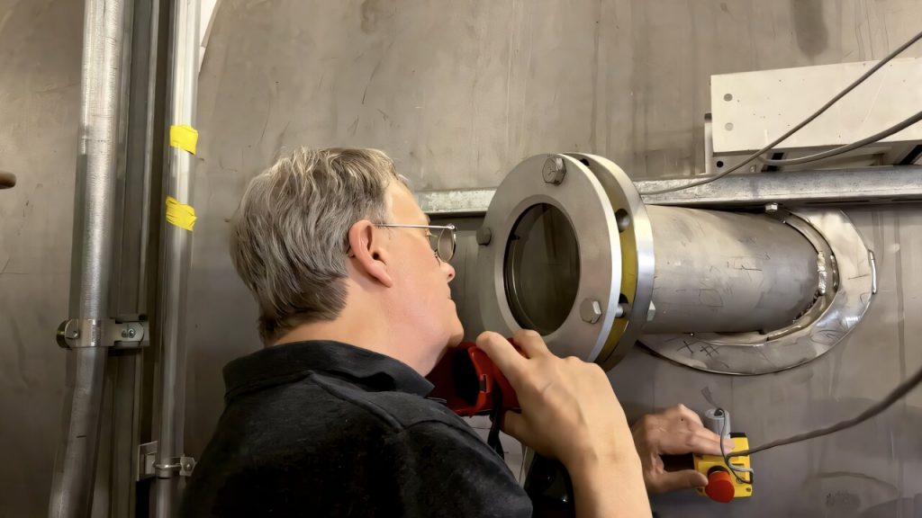 NASA випробувала літієвий двигун для польотів на Марс. Рахуємо, скільки це в павербанках