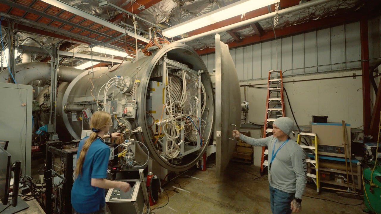 NASA випробувала літієвий двигун для польотів на Марс. Рахуємо, скільки це в павербанках