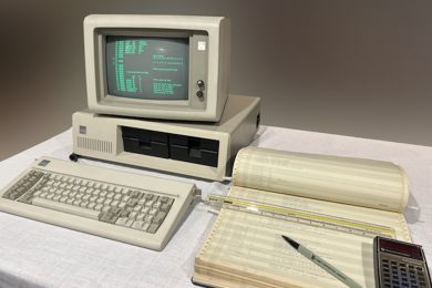 Програмна археологія: Microsoft публікує код найстарішої версії DOS, яку вважали втраченою